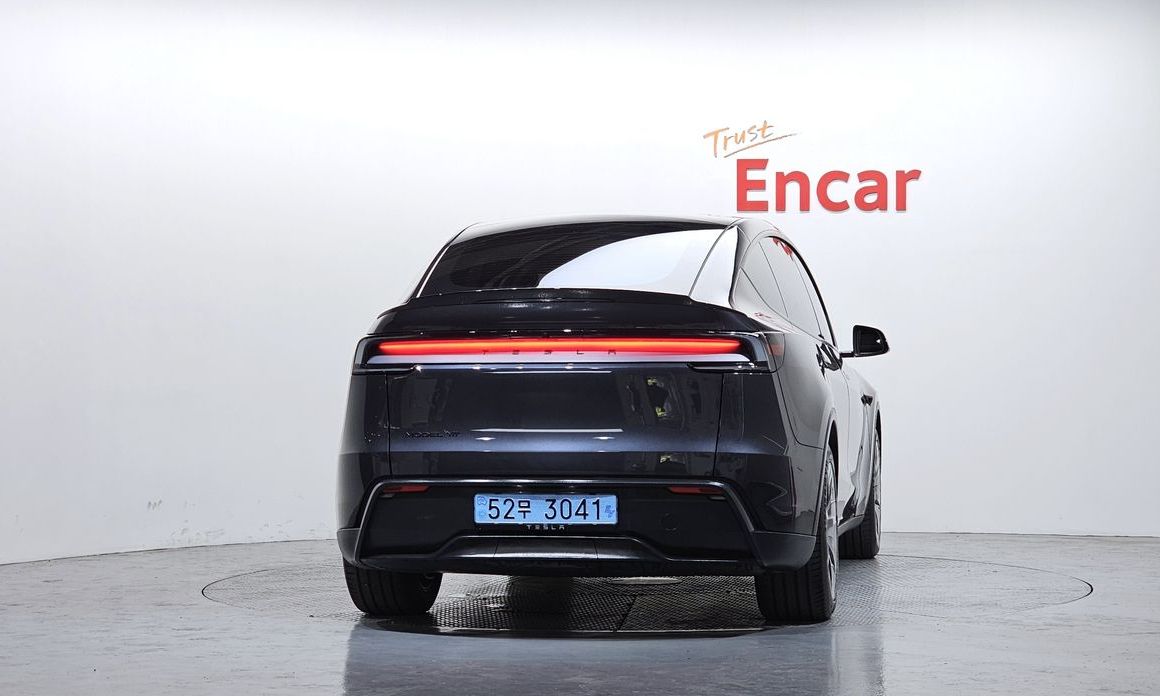 Tesla Model Y 2026