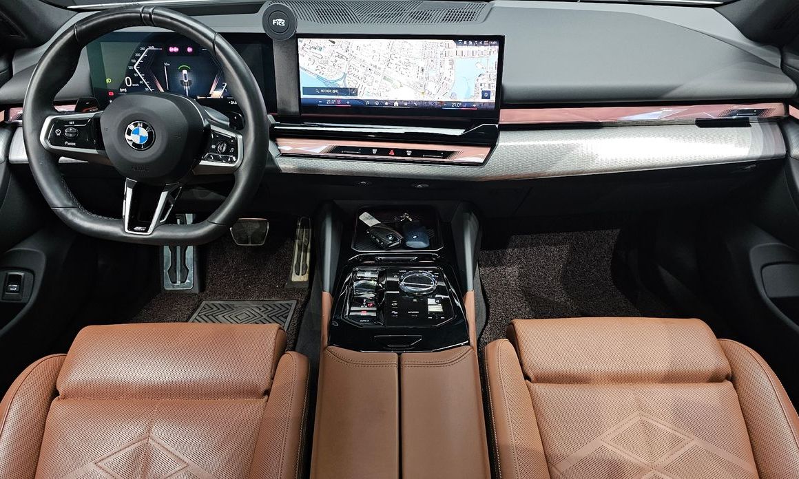 BMW 5-Series 2024