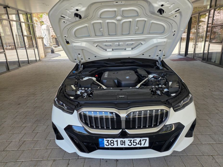 BMW 5-Series 2025