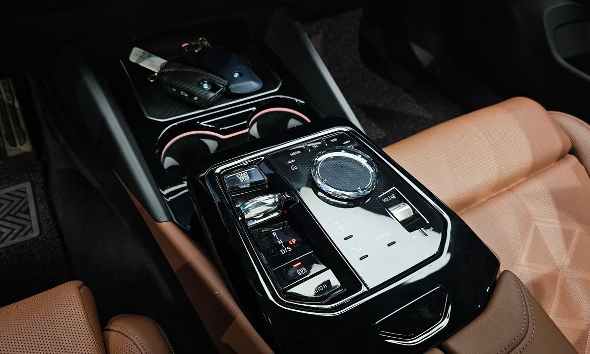 BMW 5-Series 2024