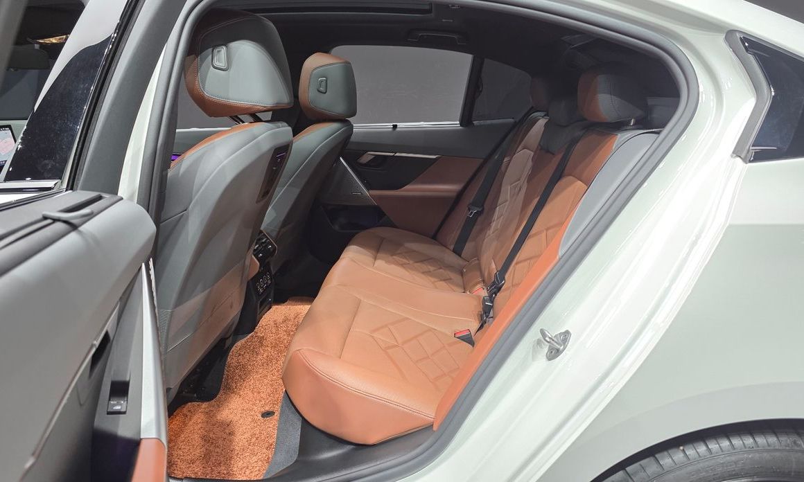 BMW 5-Series 2024