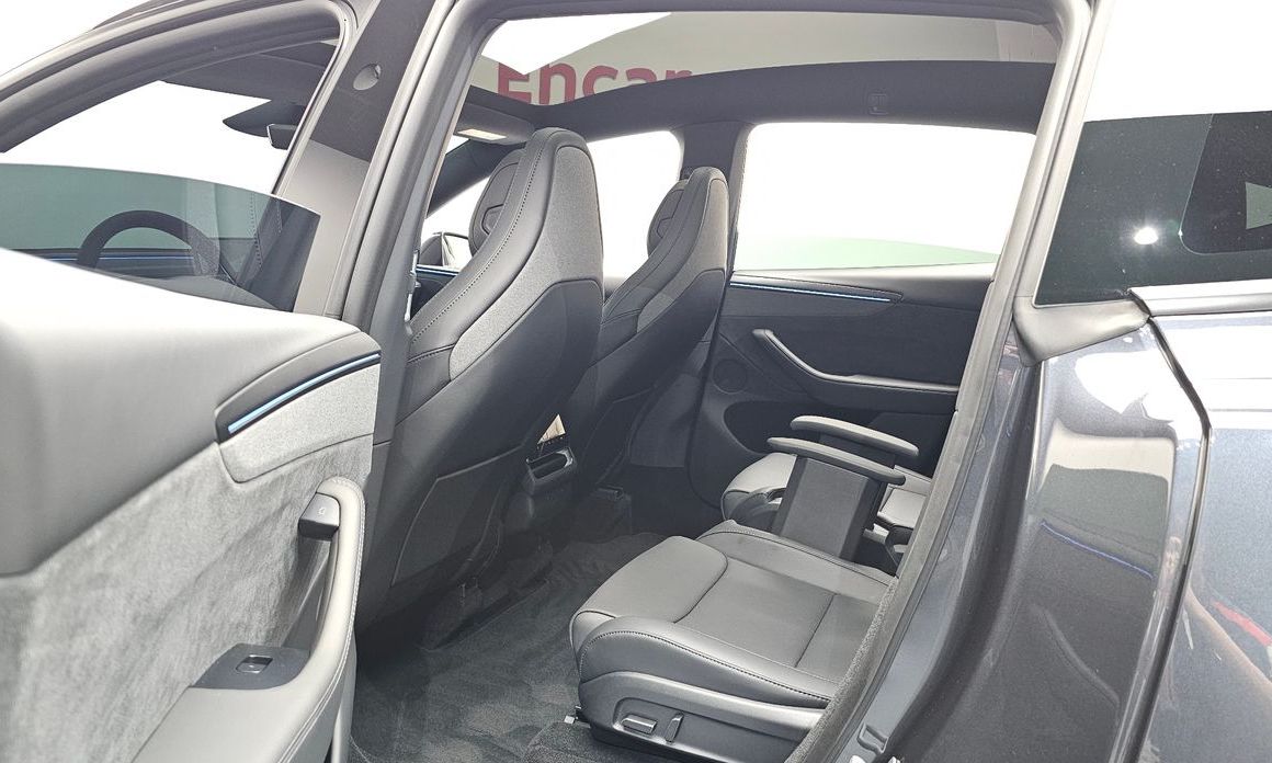 Tesla Model Y 2026