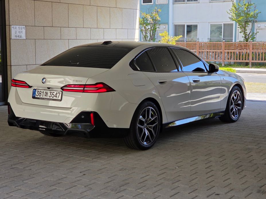 BMW 5-Series 2025