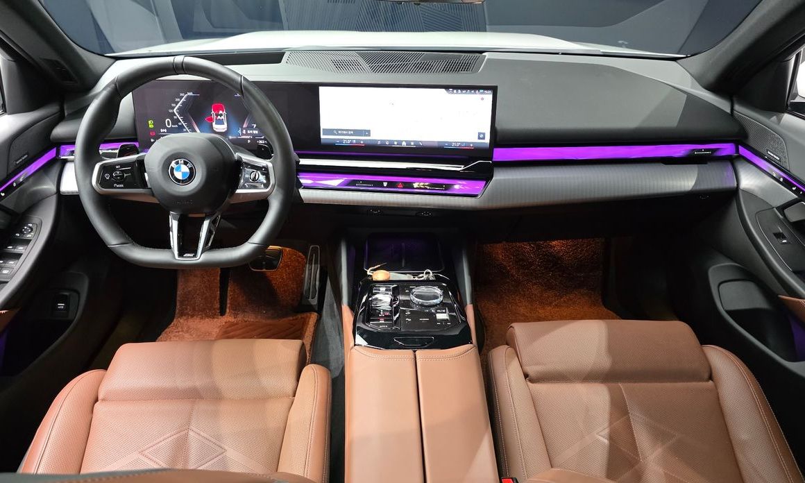 BMW 5-Series 2024