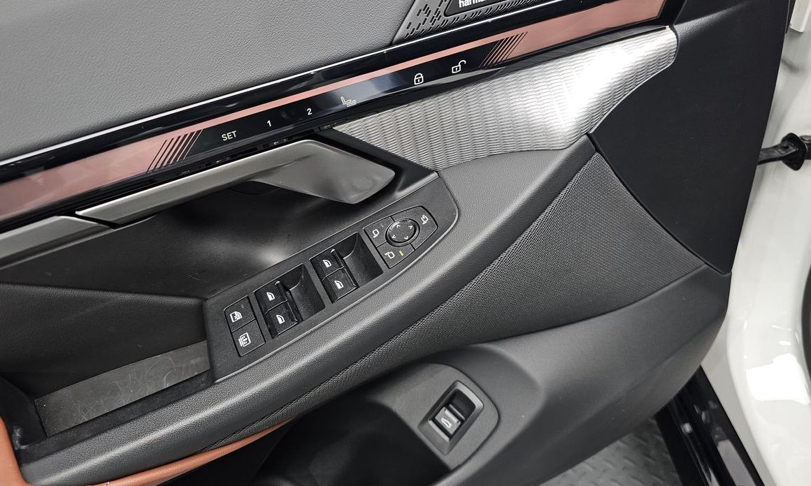 BMW 5-Series 2024