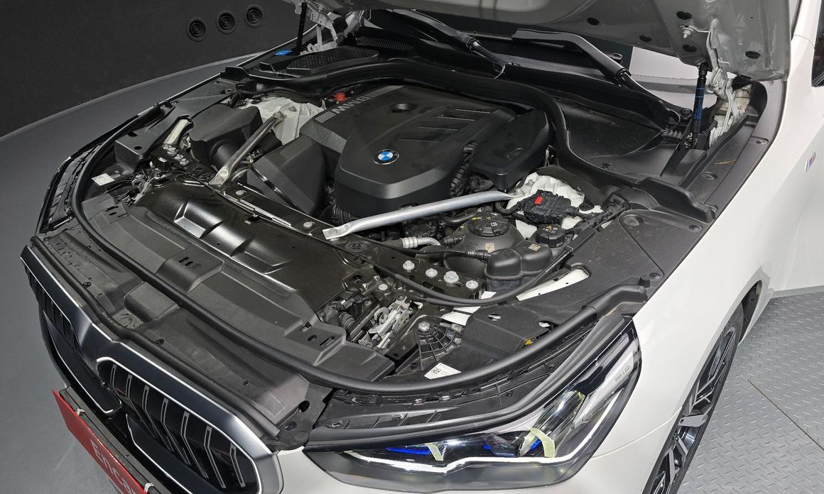 BMW 5-Series 2024