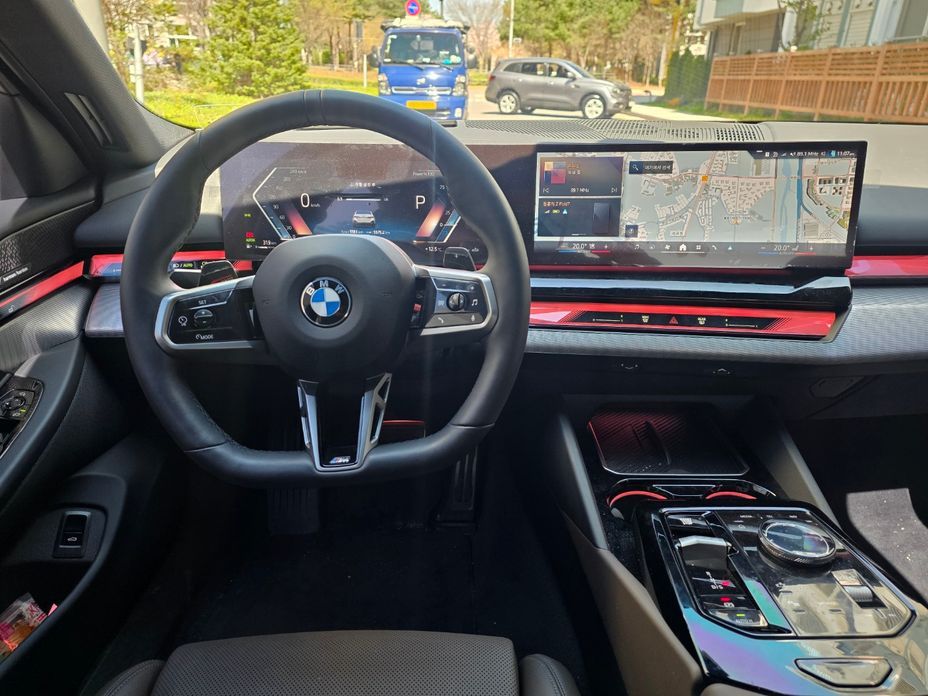 BMW 5-Series 2025