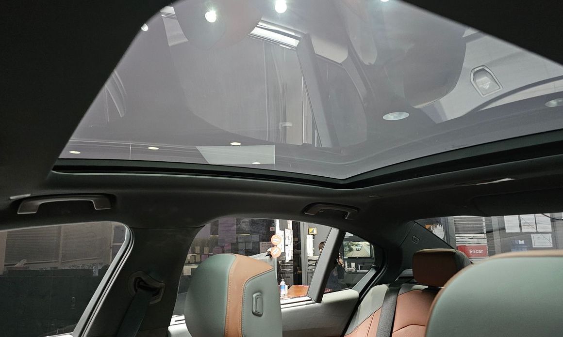 BMW 5-Series 2024