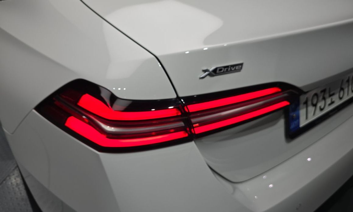 BMW 5-Series 2024