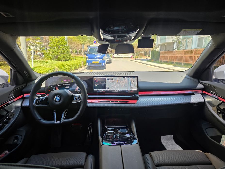 BMW 5-Series 2025