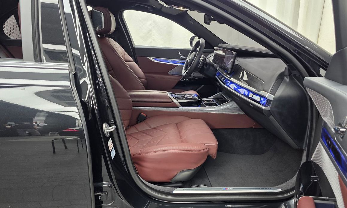 BMW 7-Series 2024