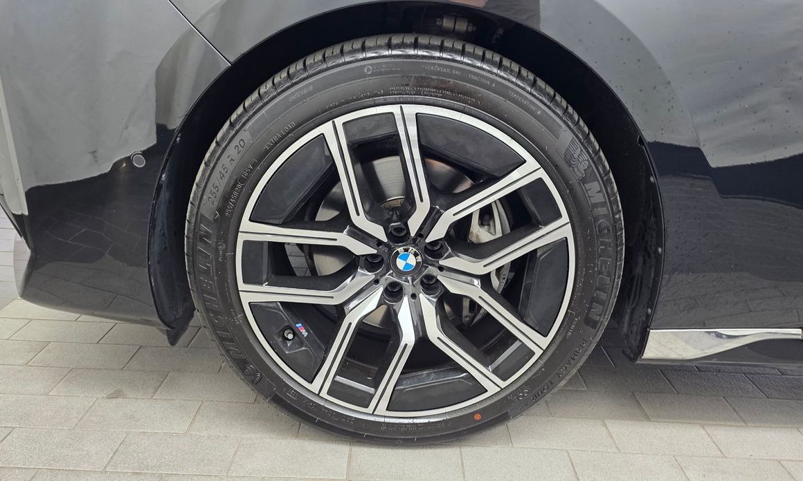 BMW 7-Series 2024