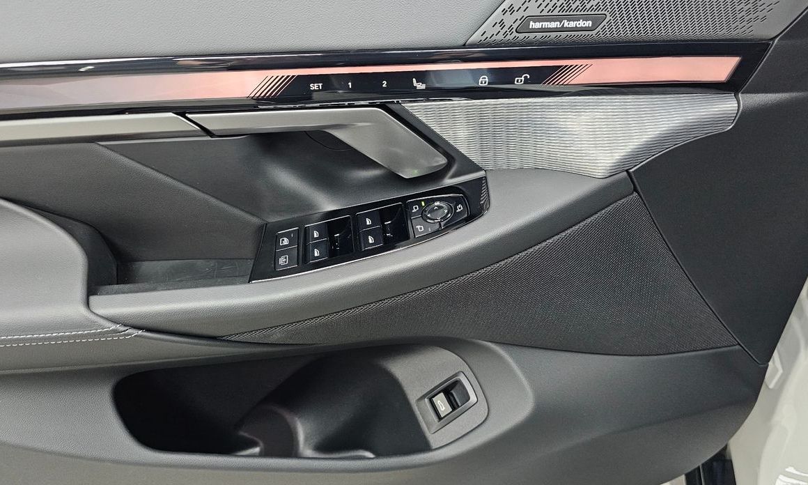 BMW 5-Series 2025
