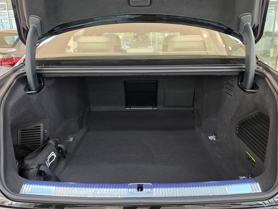 Audi A8 2023