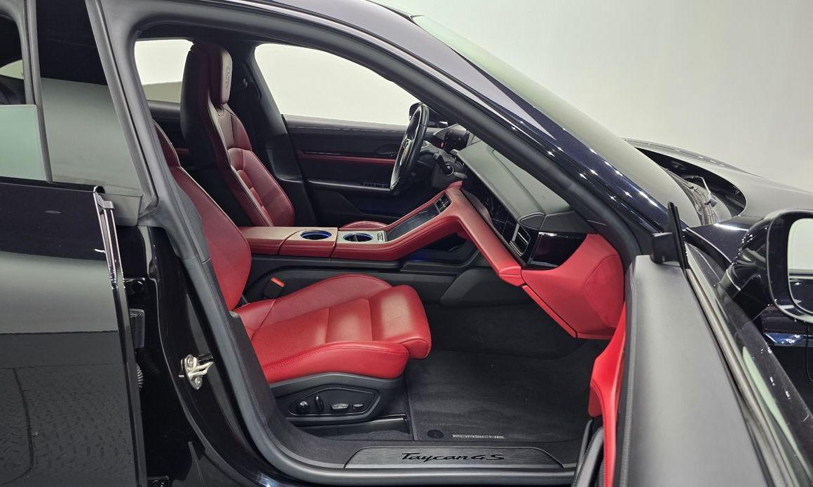 Porsche Taycan 2021