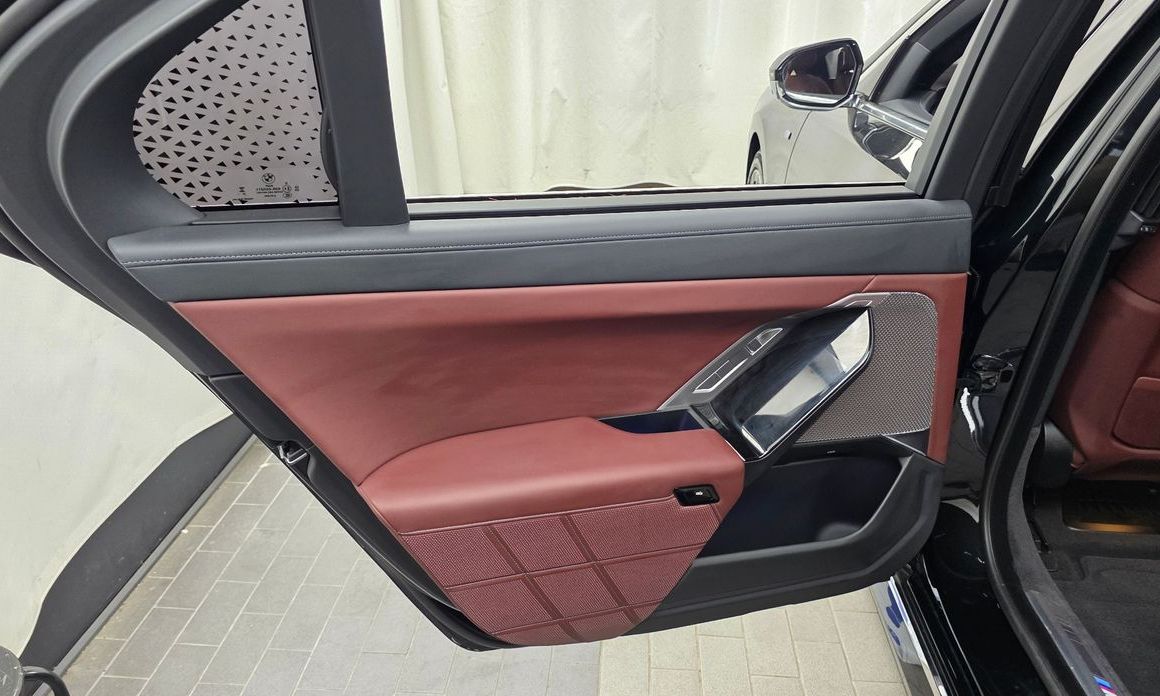 BMW 7-Series 2024