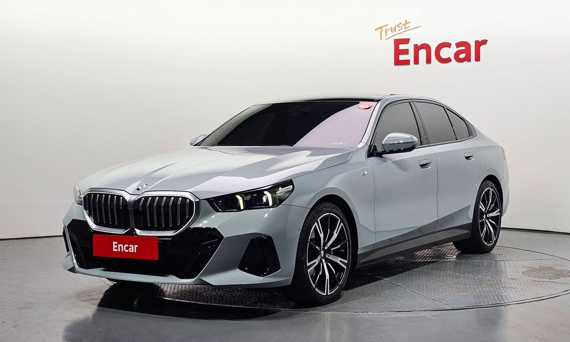 BMW 5-Series 2025