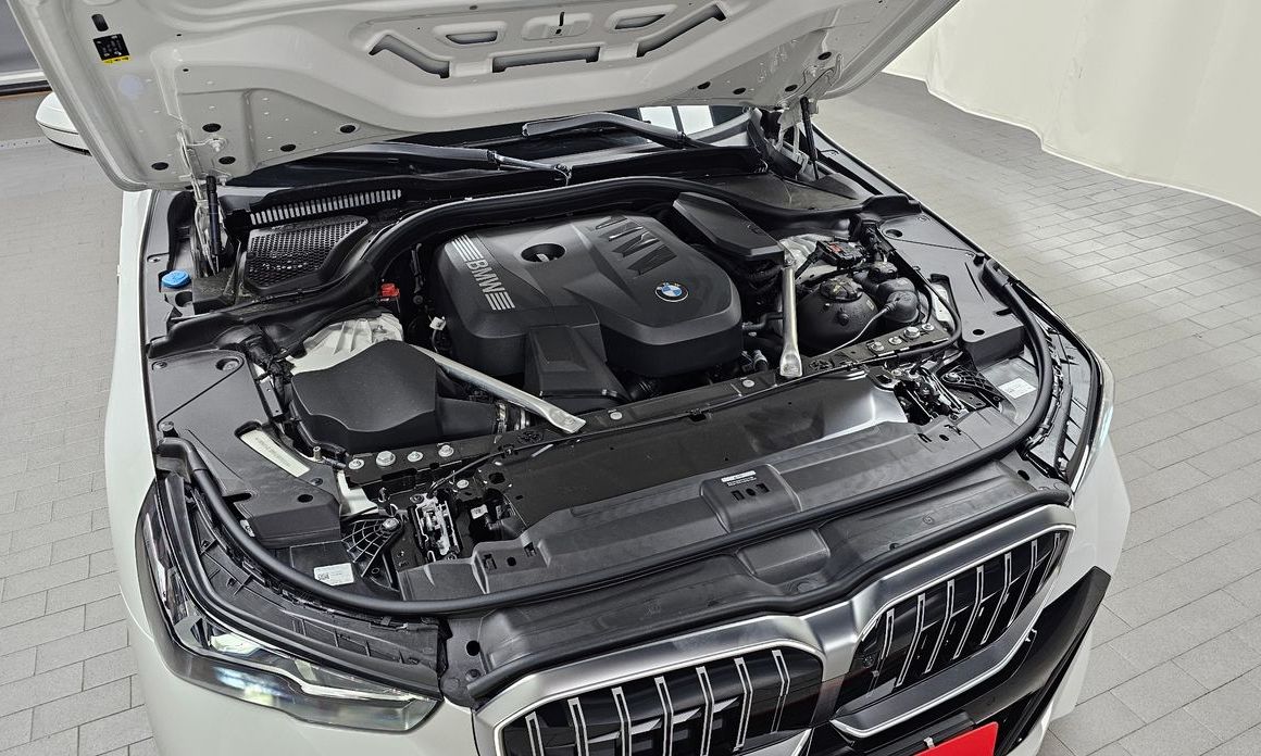 BMW 5-Series 2025