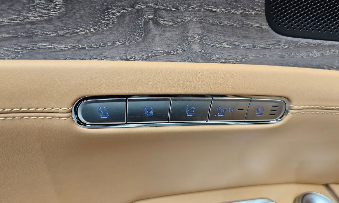 Genesis G90 2023