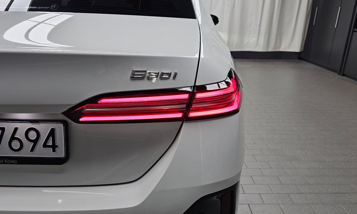 BMW 5-Series 2025