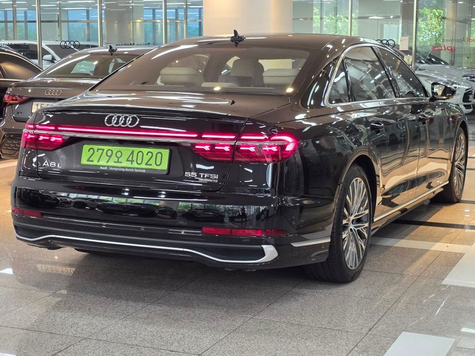 Audi A8 2023