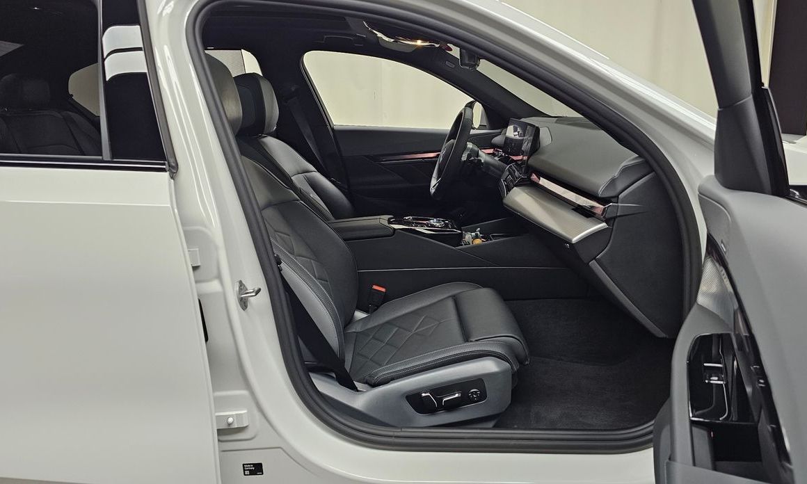 BMW 5-Series 2025