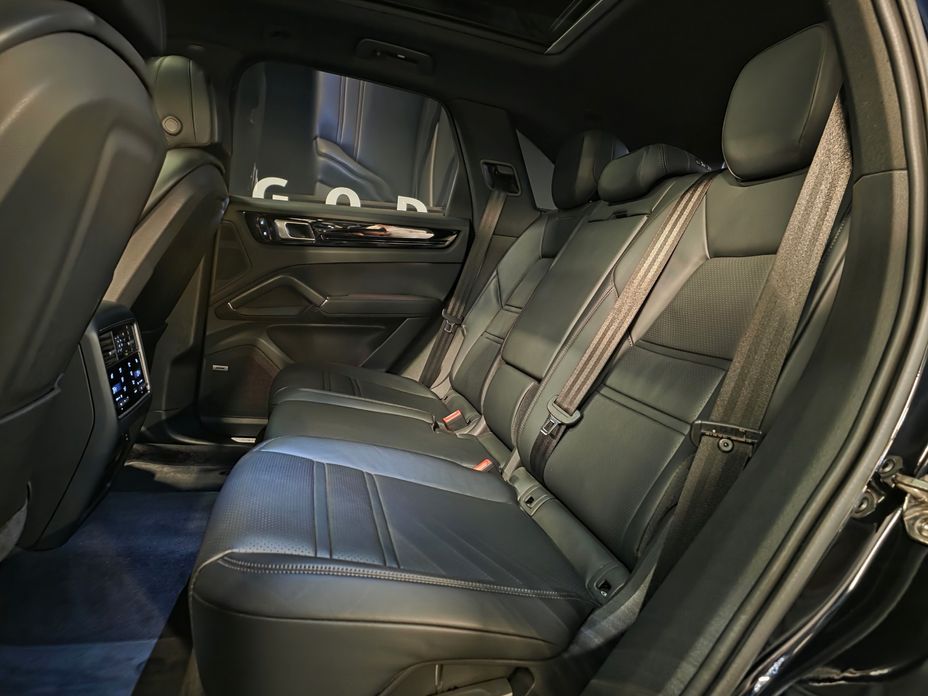 Porsche Cayenne 2021