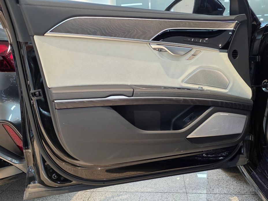 Audi A8 2023