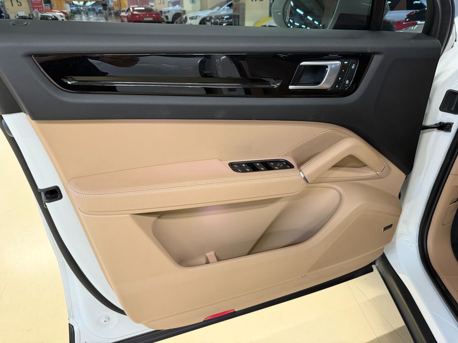 Porsche Cayenne 2023