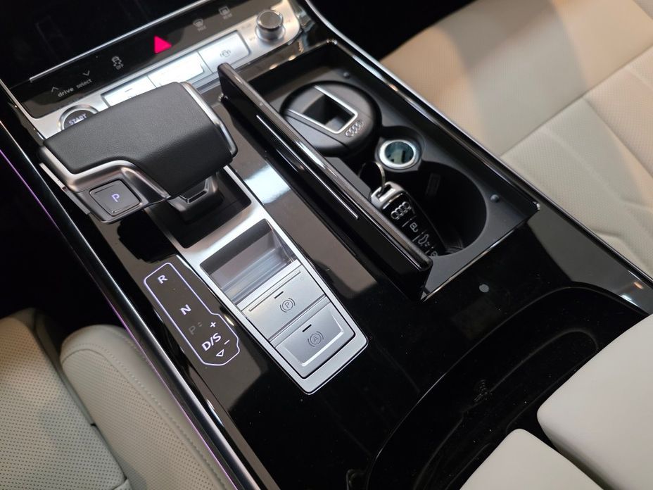 Audi A8 2023