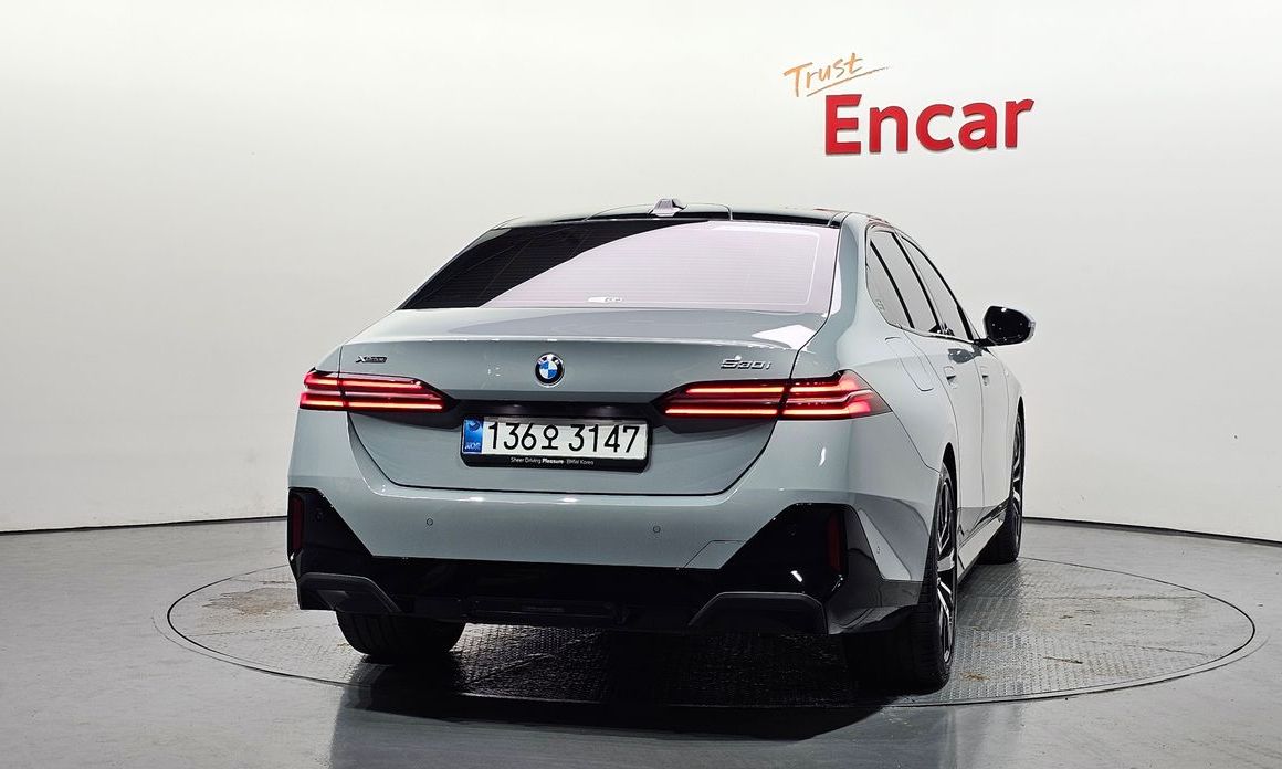 BMW 5-Series 2025