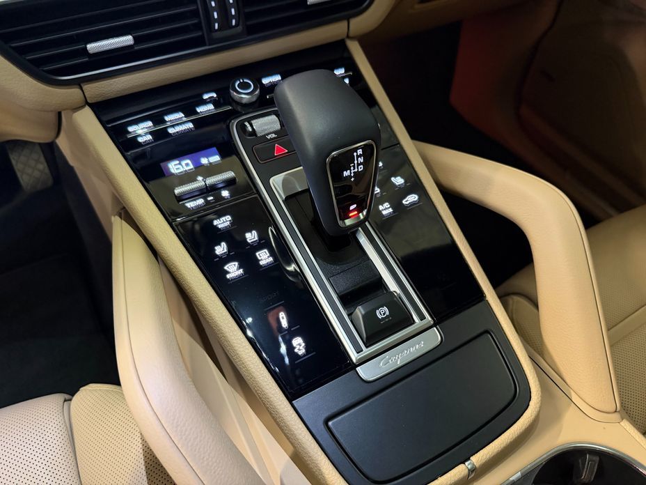 Porsche Cayenne 2023