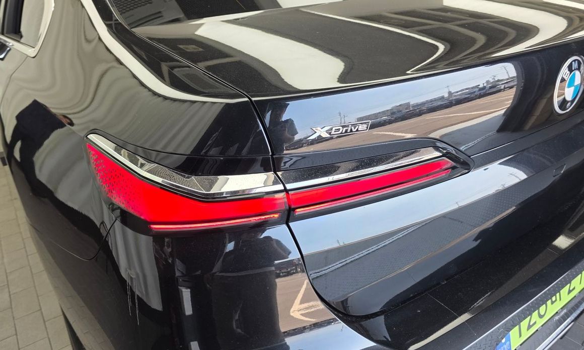 BMW 7-Series 2024