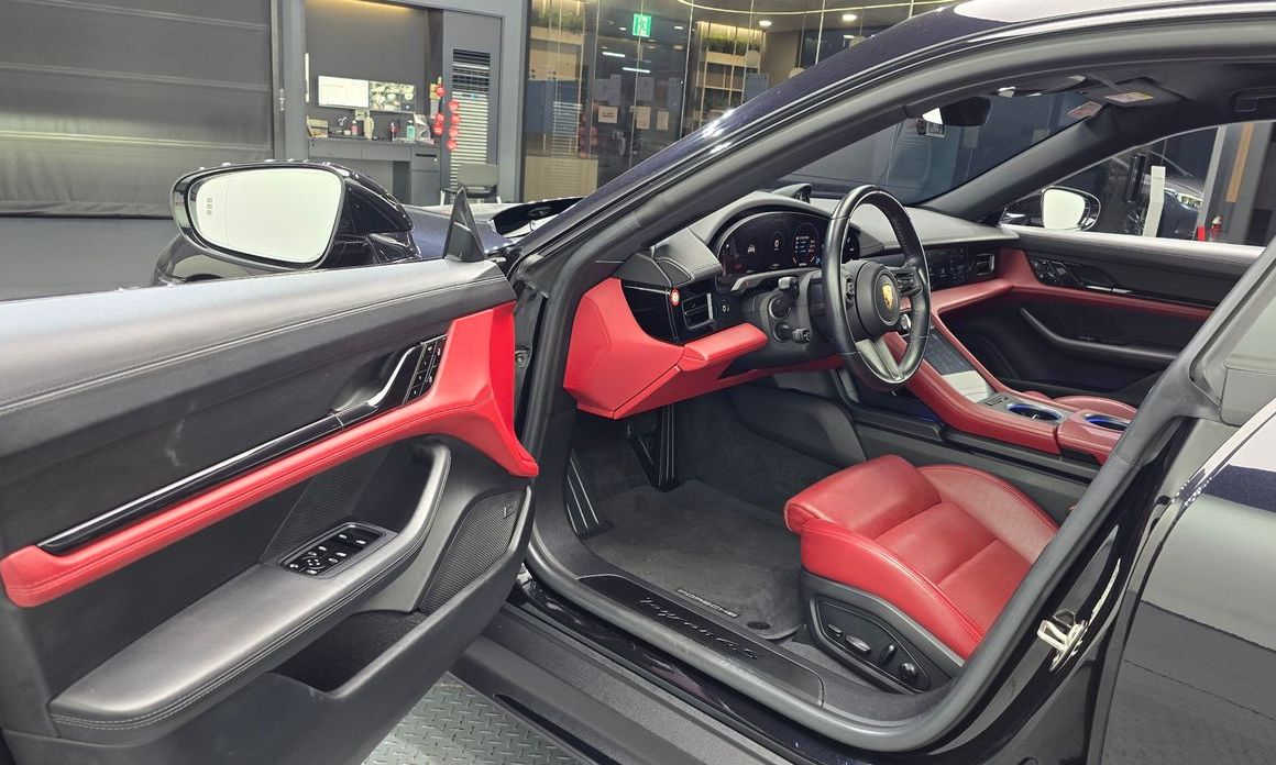 Porsche Taycan 2021