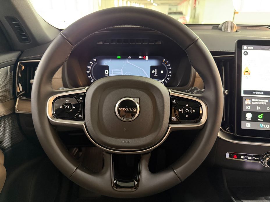 Volvo XC90 2025