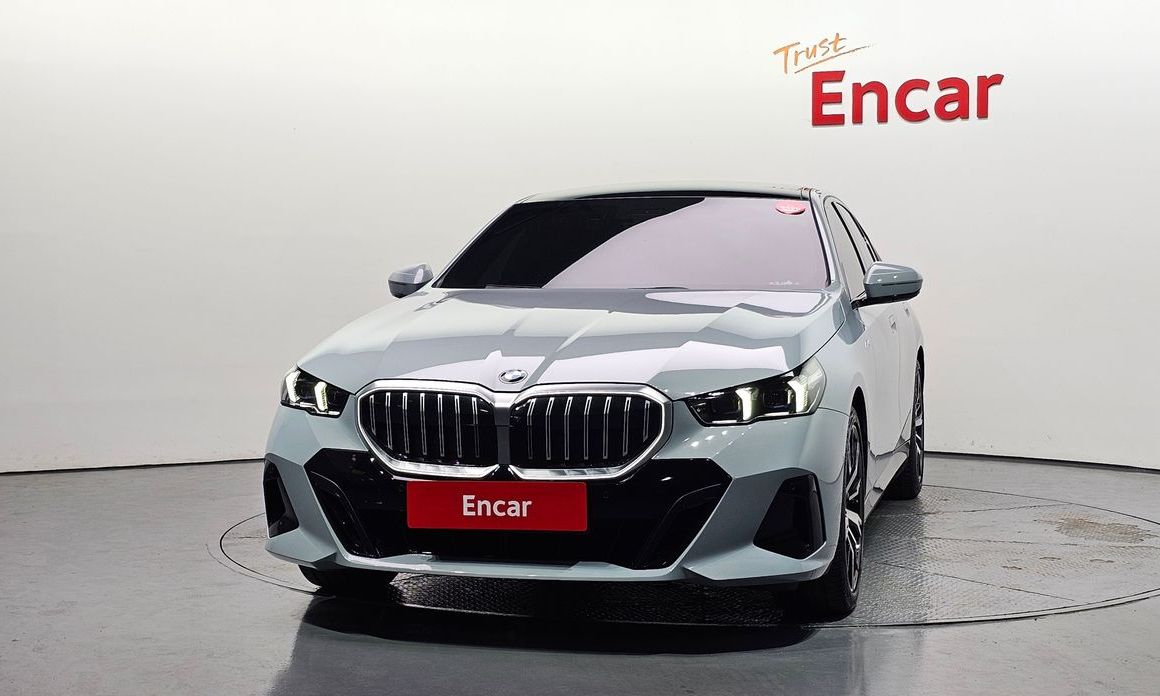BMW 5-Series 2025