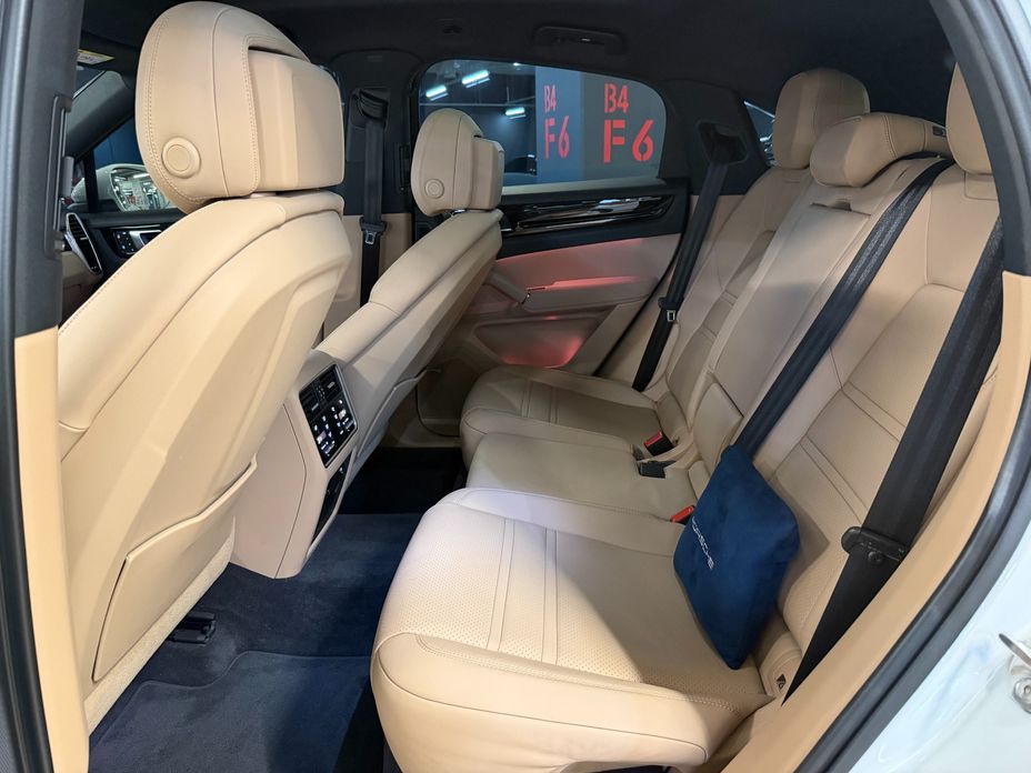 Porsche Cayenne 2023