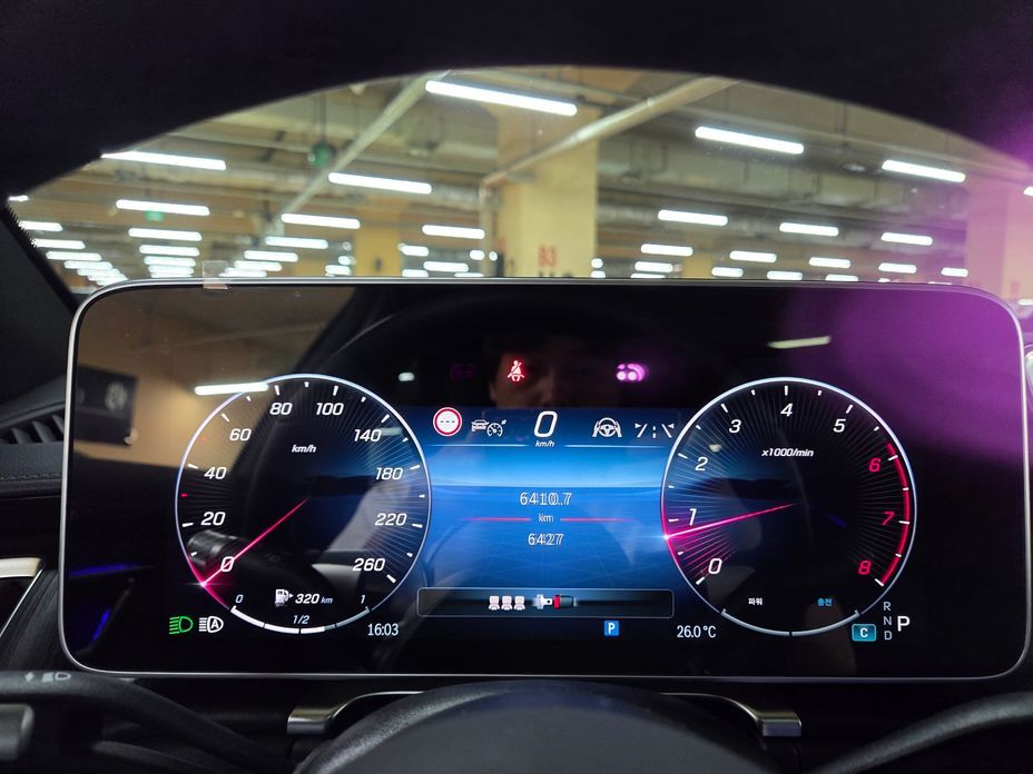 Mercedes-Benz S-Class 2025