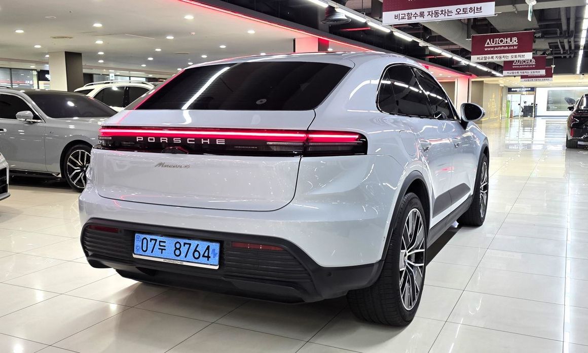 Porsche Macan 2025