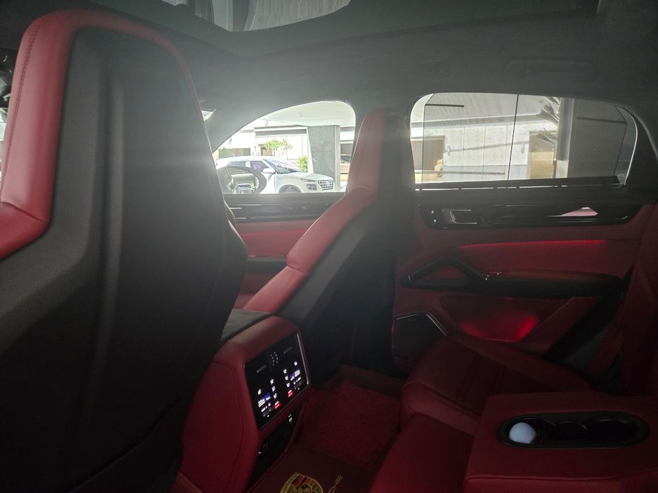 Porsche Cayenne 2021