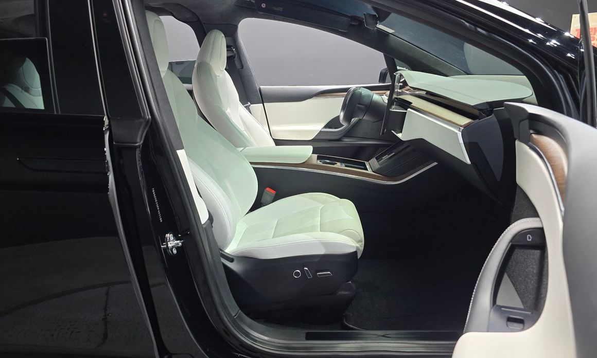Tesla Model X 2023