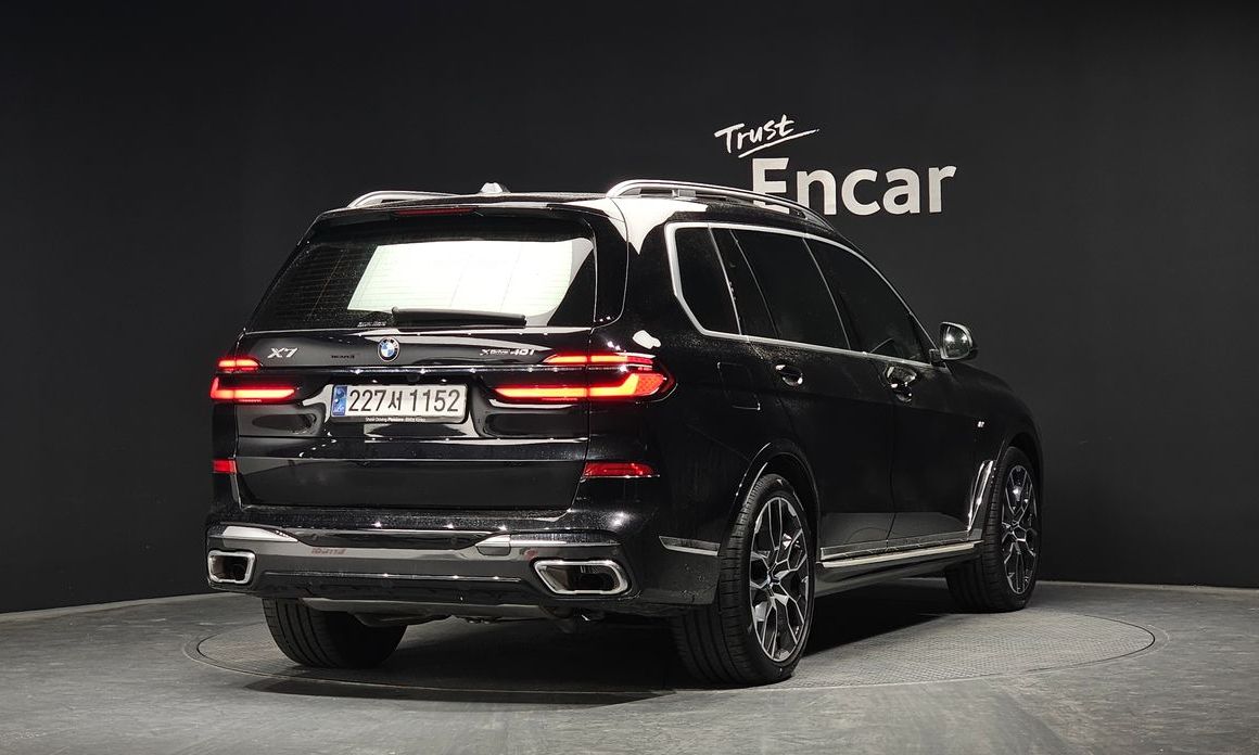 BMW X7 2025