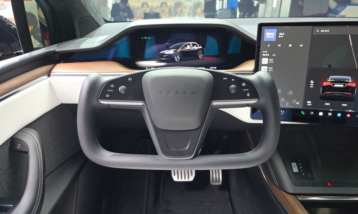 Tesla Model X 2023