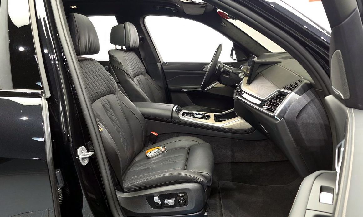 BMW X7 2025