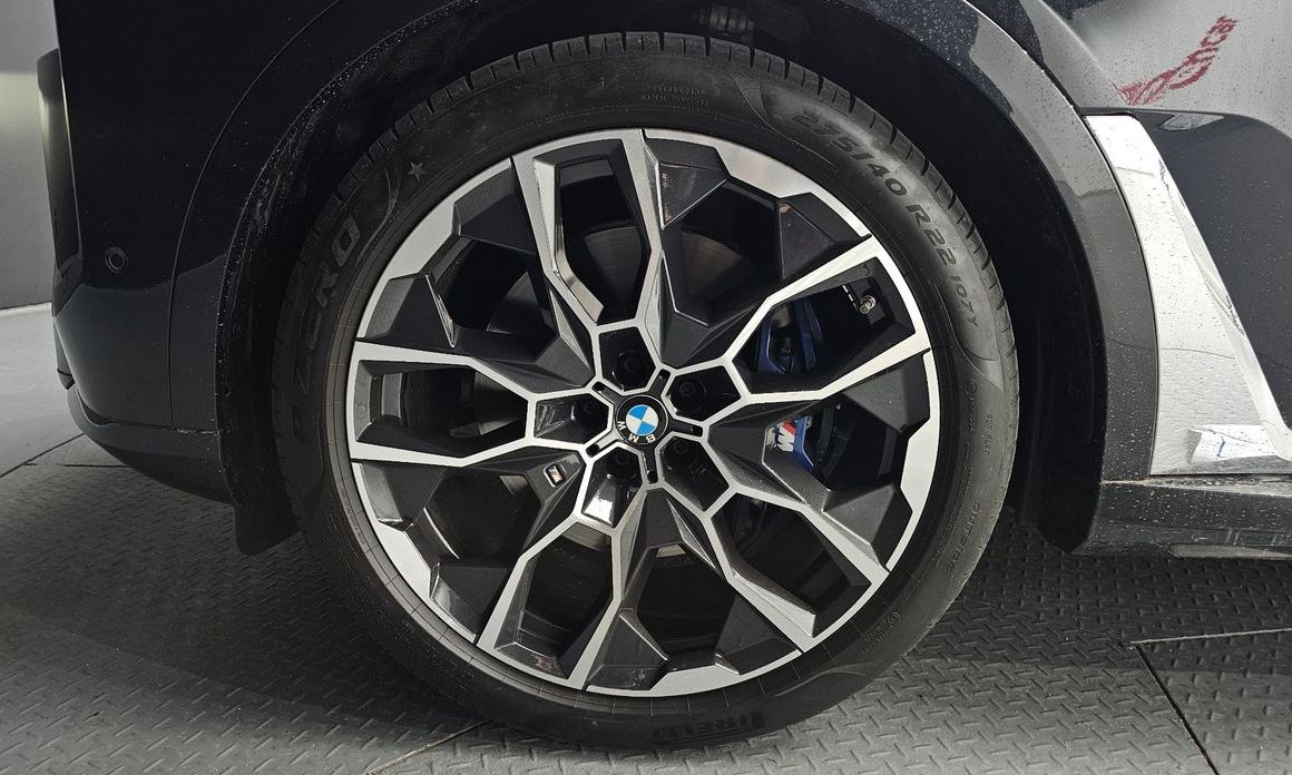 BMW X7 2025