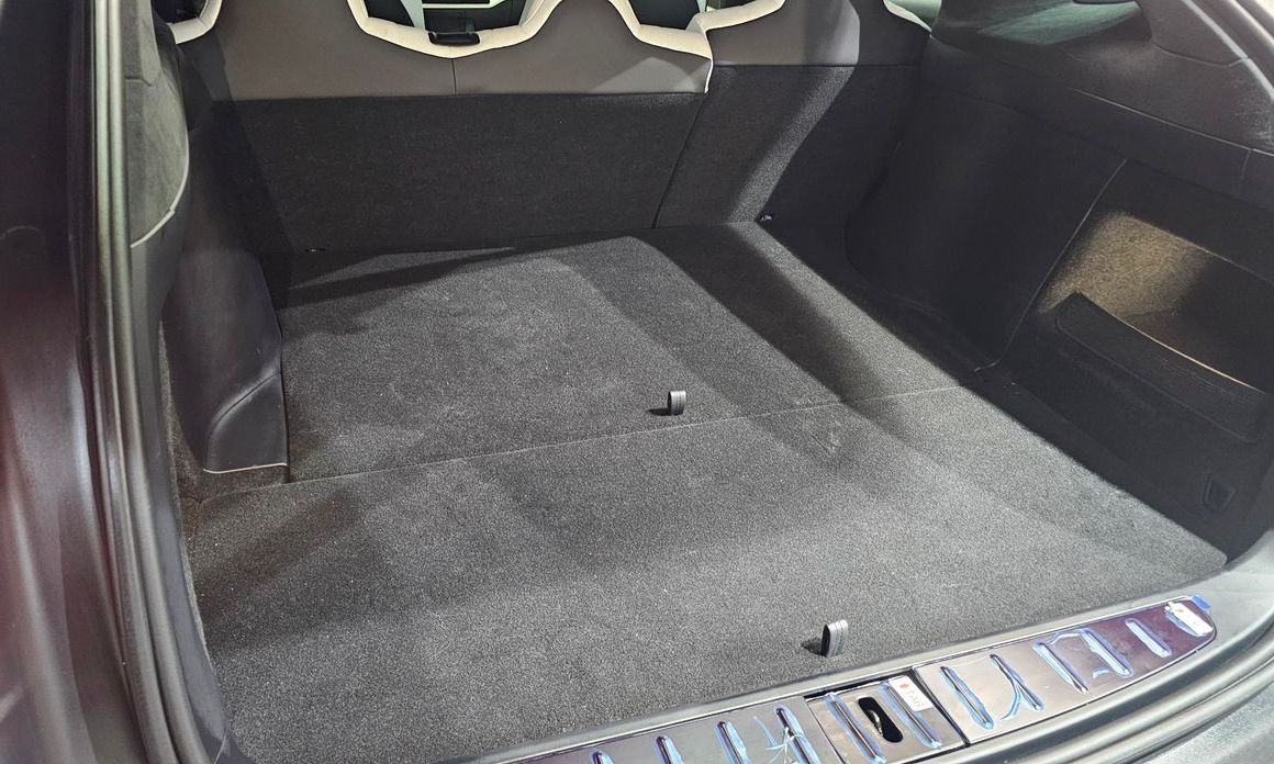 Tesla Model X 2023