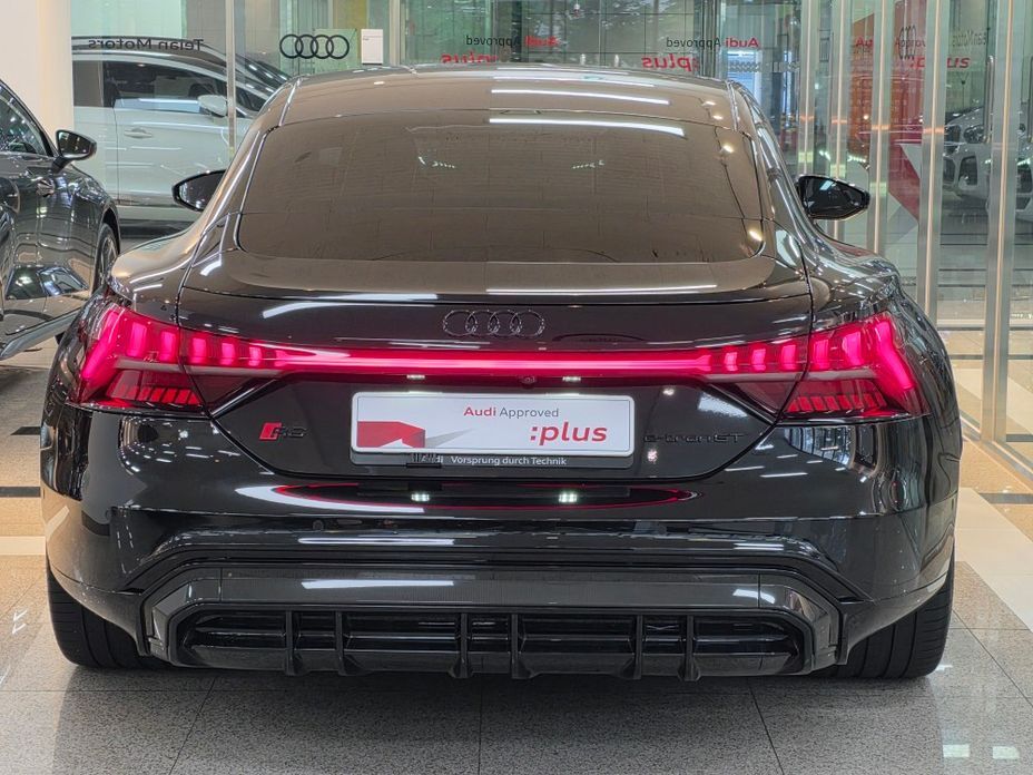 Audi RS e-tron GT 2022