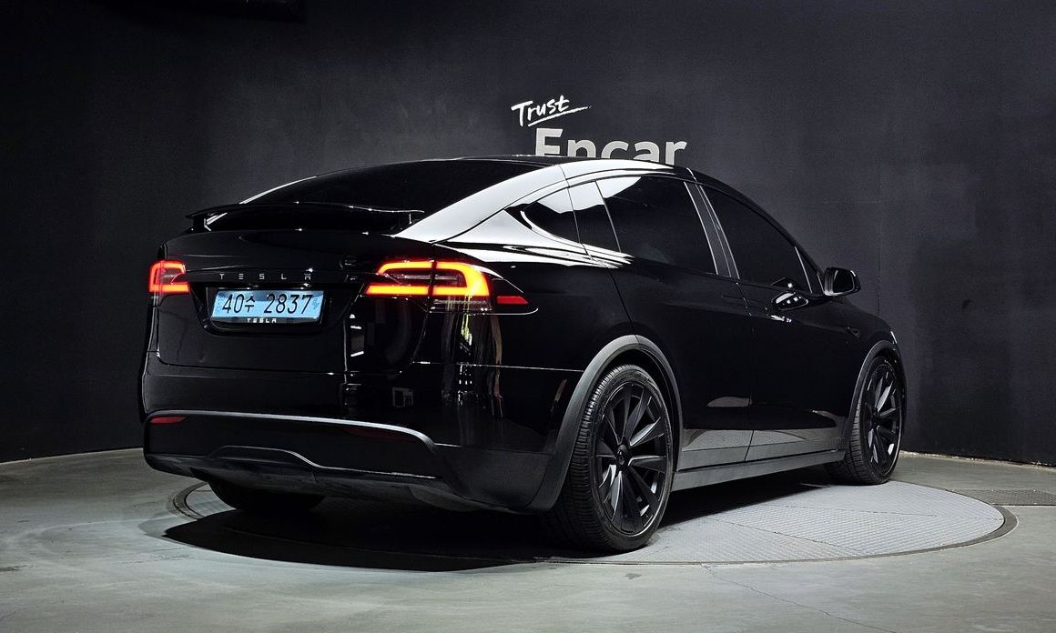 Tesla Model X 2023