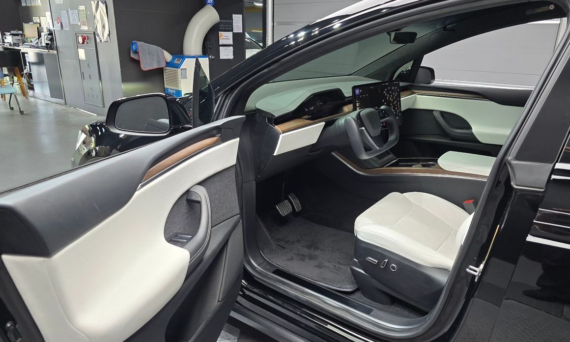 Tesla Model X 2023