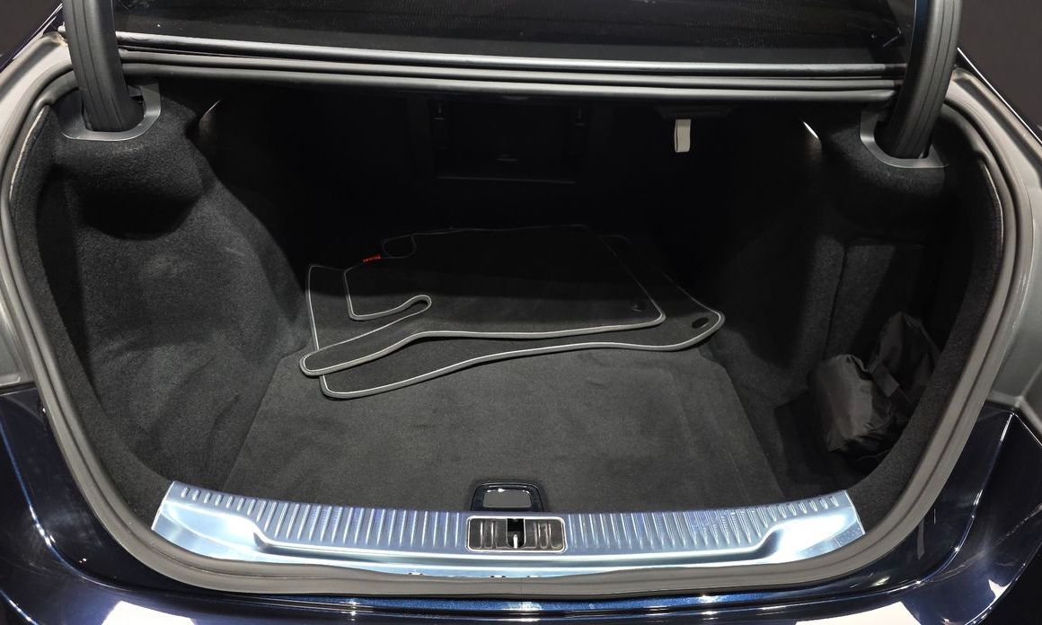Mercedes-Benz S-Class 2023